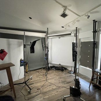 Seattle Premium Headshots - Photo stage - Session Photography Near Me - Seattle, Washington