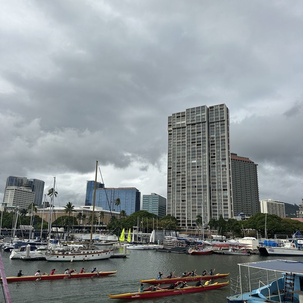 Pink Sails Waikiki - Boat Tours Near Me - Honolulu, Hawaii Pink Sails Waikiki - Boat Tours Near Me - Honolulu, Hawaii