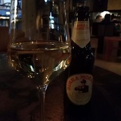 Pinot Grigio (0,1l/5,50€), Bier (3,50€)