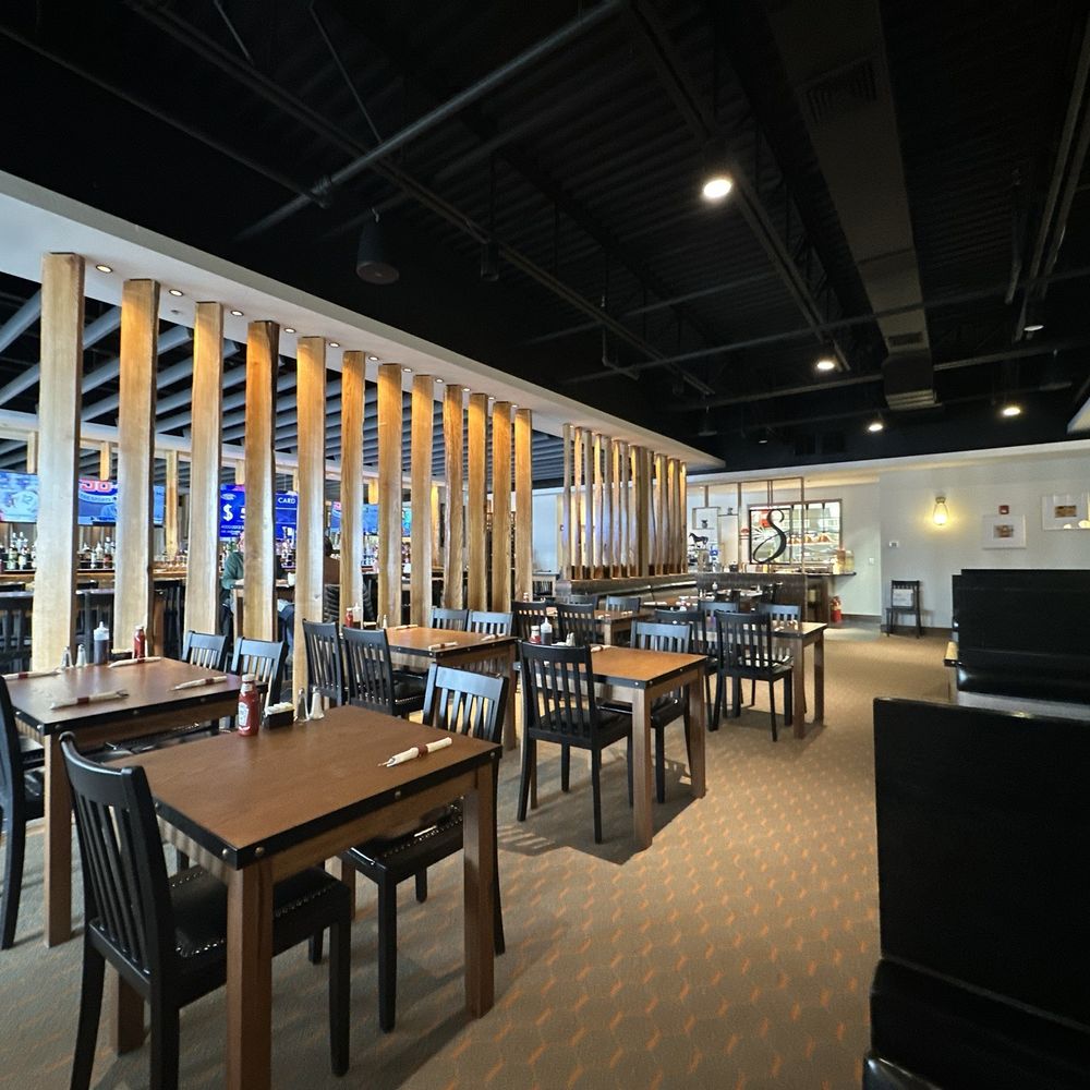 Sun Bar & Grill - Good size dinning room - Bars Near Me - Milford, New Hampshire Sun Bar & Grill - Good size dinning room - Bars Near Me - Milford, New Hampshire