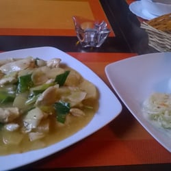 Binh Minh - Kurczak z ananasem. Pineapple chicken.