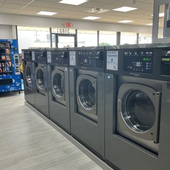Tornado Express Laundry Plano - Laundromat Near Me - Plano, Texas