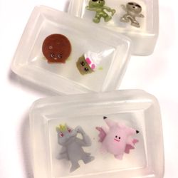 Hands in Art Studio - DIY kids soap making workshop taught by Cilia from Daii Star Candles