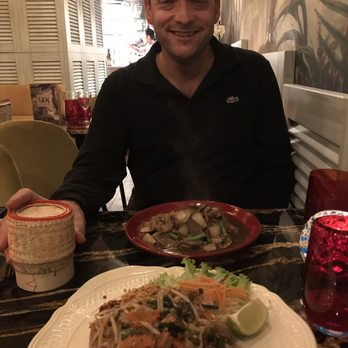 San - Pad thai and Thai basil beef with sticky rice were fantastic! - Thai Near Me - Paris, 75