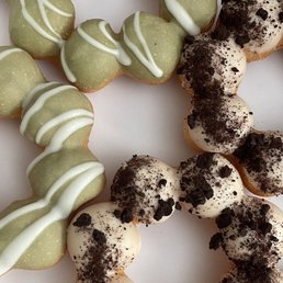 Match and cookie and cream Match and cookie and cream