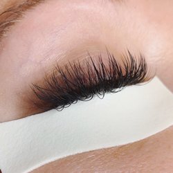 Gorgeous hybrid lashes!