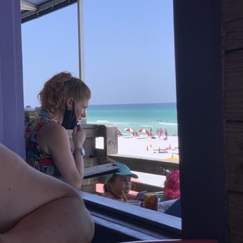 Pompano Joe's - Staff constantly pulling mask down. - Seafood Near Me - Destin, Florida Pompano Joe's - Staff constantly pulling mask down. - Seafood Near Me - Destin, Florida
