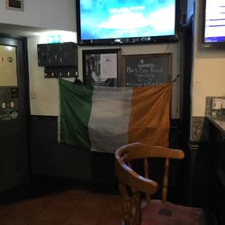 Mac's Lounge - Small but welcoming bar area.