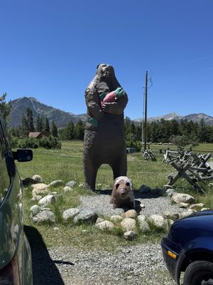 Smiley Creek Lodge by null