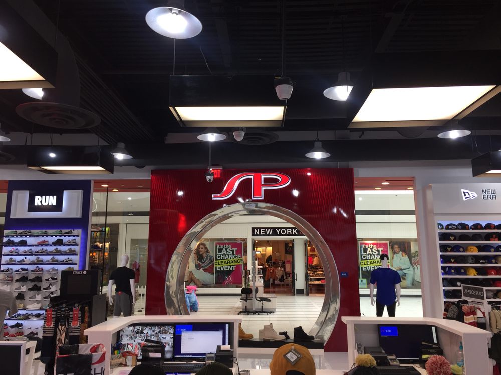 SHOE PALACE Updated October 2024 11 Reviews 2086 Newpark Mall, Newark, California Shoe