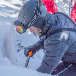 Colorado Wilderness Corporate & Teams - Testing snow pack during our AIARE course