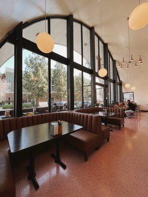 Le Hut Dinette by null