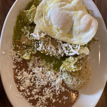 Cafe De Olla - Chilaquiles verdes - American Near Me - Burbank, California