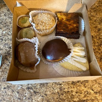 Elegant Elephant Baking - Donut, scone, macaroons, cinnamon roll, brownie - Bakeries Near Me - Eugene, Oregon