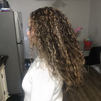 Salon Herdis - Bad highlights - Hair Salons Near Me - Northampton, Massachusetts