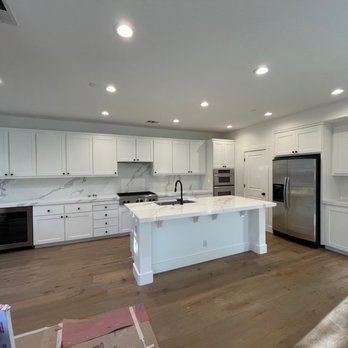 Leo’s Painting - Kitchen after - Painters Near Me Leo’s Painting - Kitchen after - Painters Near Me