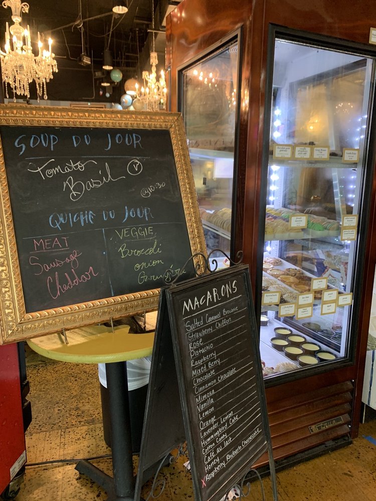 Amélie's French Bakery & Café