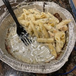 My order of chicken alfredo straight out the box, this looks like half an order.