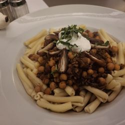 Bistro Abaton - Casarecce mit Lammragout, Datteln und Kichererbsen