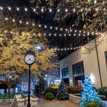 Emory Point - Courtyard. - Shopping Centers Near Me - Atlanta, Georgia Emory Point - Courtyard. - Shopping Centers Near Me - Atlanta, Georgia
