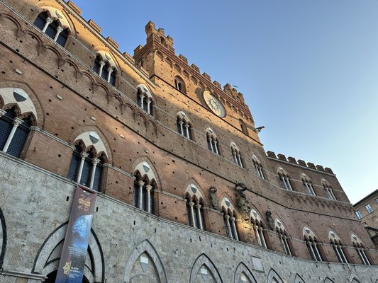 Palazzo Pubblico by null