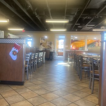 Carl's Jr - Fast Food Near Me - Blythe, California