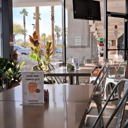 Solo Qui Gelato & Chocolate Bar - Plenty of indoor seating and outside patio seating as well.