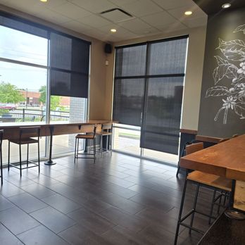 Starbucks - Coffee & Tea Near Me - Florissant, Missouri Starbucks - Coffee & Tea Near Me - Florissant, Missouri