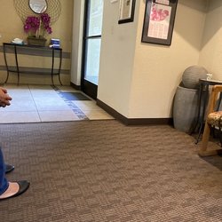 Sunalp Laser Vision - Waiting room by door