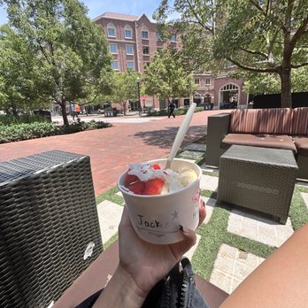Sunlife Organics - Hawaiian Bowl - Juice Bars & Smoothies Near Me - Los Angeles, California