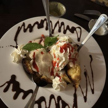 Great Outdoors Restaurant - Strawberry shortcake bread pudding - American Near Me - High Springs, Florida Great Outdoors Restaurant - Strawberry shortcake bread pudding - American Near Me - High Springs, Florida