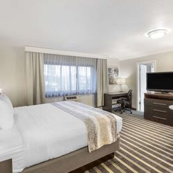 Best Western Plus Milwaukee West - King Kitchenette