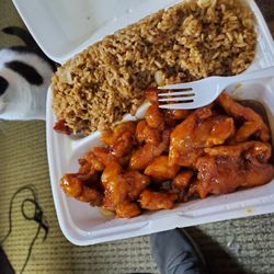 Yummy House - D.17 General Tos chicken