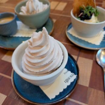 Twelvemonth - Vanilla soft serve - Vegan Near Me - Burlingame, California