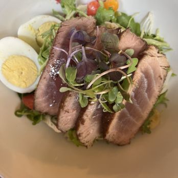 Sweetwater Restaurant - Tuna Niçoise salad - New American Near Me - Brooklyn, New York Sweetwater Restaurant - Tuna Niçoise salad - New American Near Me - Brooklyn, New York