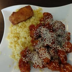 The Great Wall - Sesame chicken lunch special