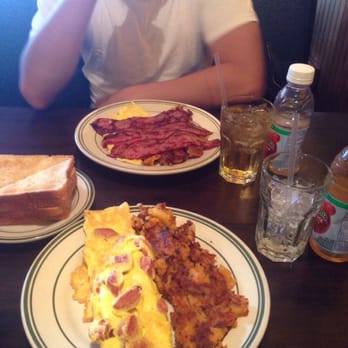 Faros Restaurant - Diners Near Me - Brooklyn, New York