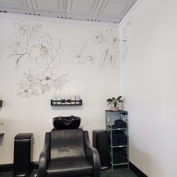 Riley Rose Salon - Charming environment.