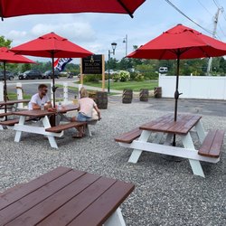 Beacon Bar & Grill - Seating outdoors