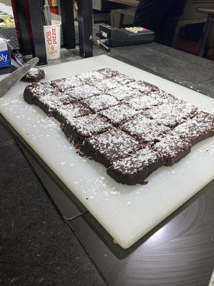 CICIS PIZZA Updated August 2024 20 Photos & 18 Reviews 140 Gause