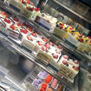 Paris Baguette - Cakes sold by slides - Bakeries Near Me - Fremont, California Paris Baguette - Cakes sold by slides - Bakeries Near Me - Fremont, California