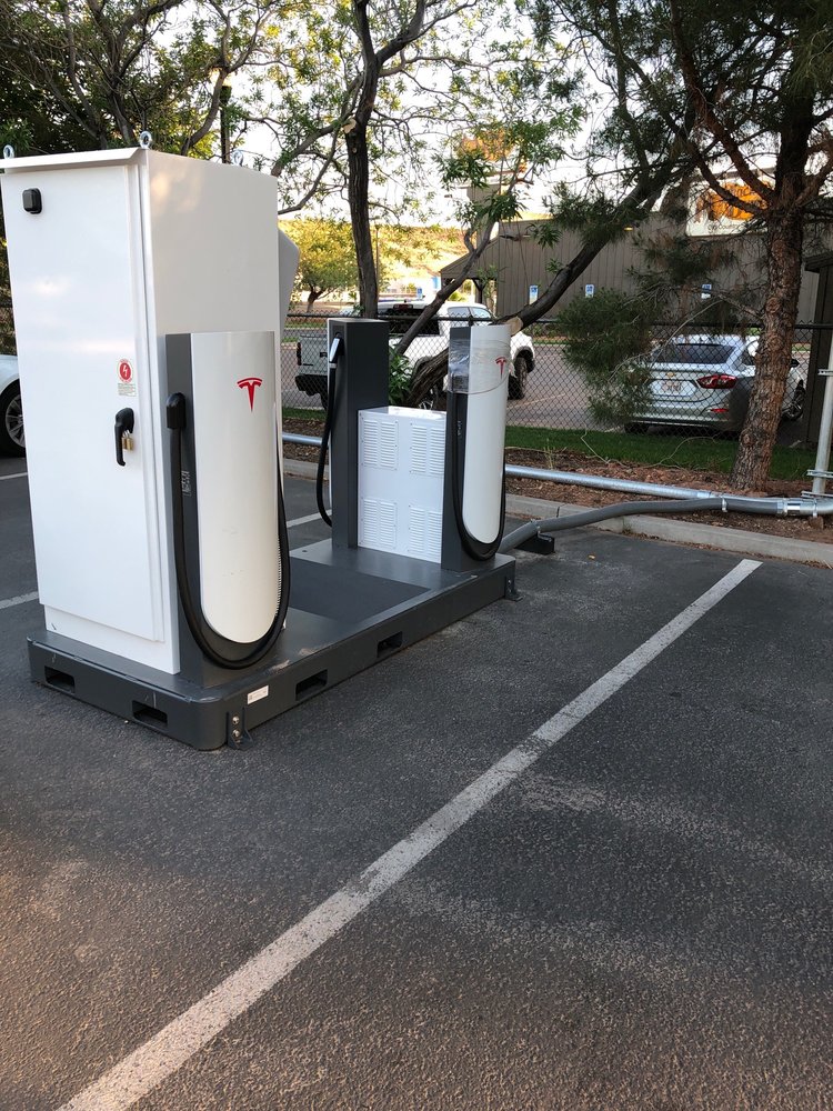 TESLA SUPERCHARGER ST. 1835 S Convention Center Dr, St