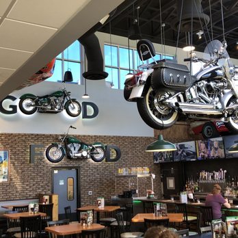 Quaker Steak & Lube - Chicken Wings Near Me - Raphine, Virginia