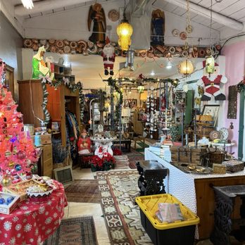 Menlo Home & Garden - Antiques Near Me - Tucson, Arizona Menlo Home & Garden - Antiques Near Me - Tucson, Arizona