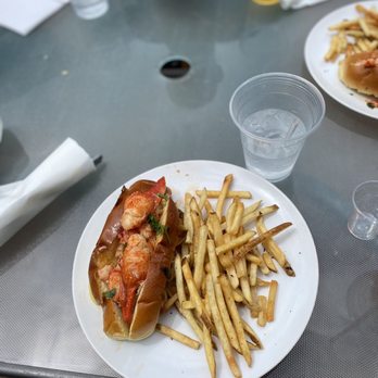 The Deck - Lobster roll - Bars Near Me - Newport, Rhode Island