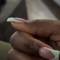 Husband and Wife Nails Spa - Rushed and uneven work
