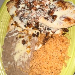 Chori-Pollo chicken & chorizo w queso