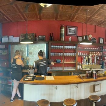 Bobby D's BBQ - Main bar area. - Barbeque Near Me - Jerome, Arizona