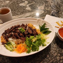 Pho Bowl - Bon bo nuong cha gio (sorry if i misspelled it)