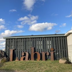 L'abri cafe, restaurant et bar - Outside